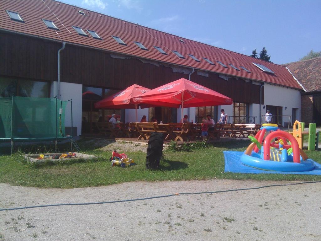 Penzion Vanuvecky Dvur Telč Kültér fotó